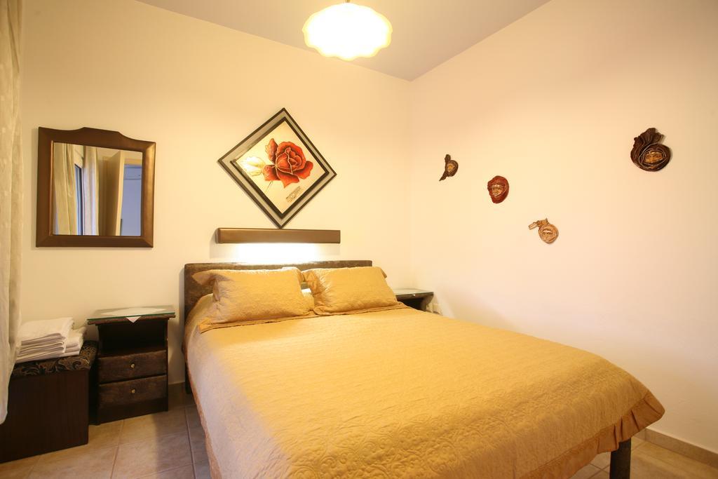 Aigli Apartments Nea Anchialos Exterior photo