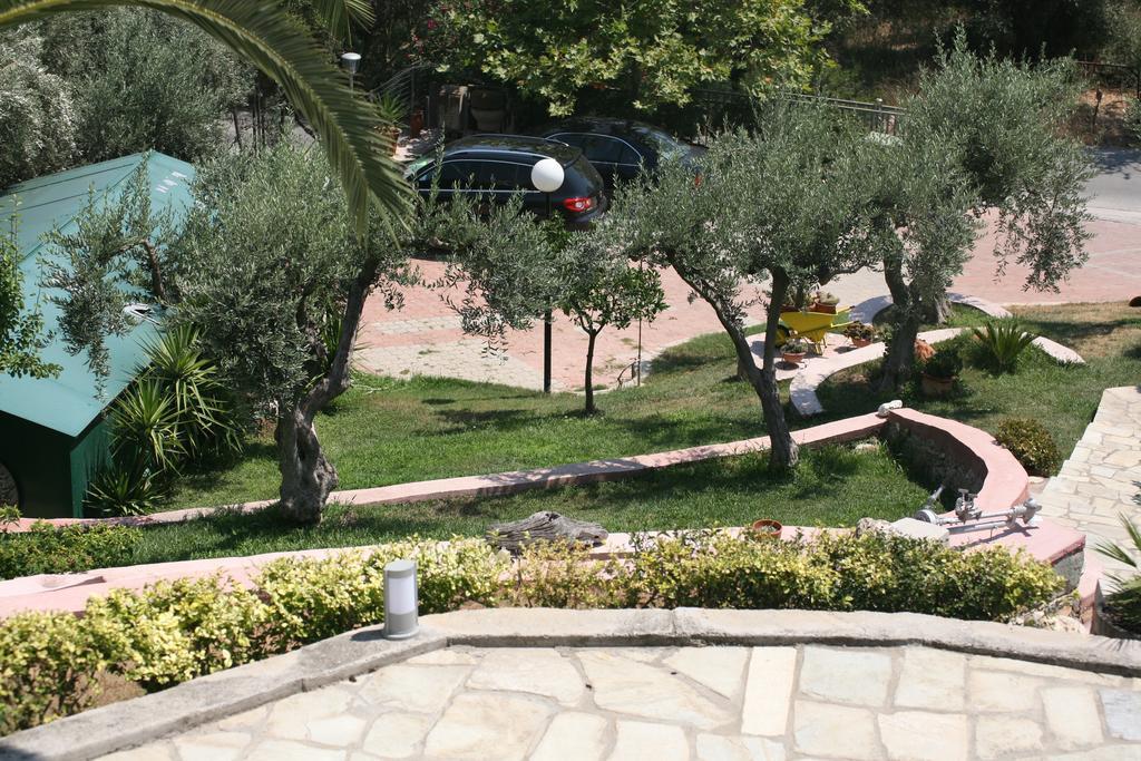 Aigli Apartments Nea Anchialos Exterior photo